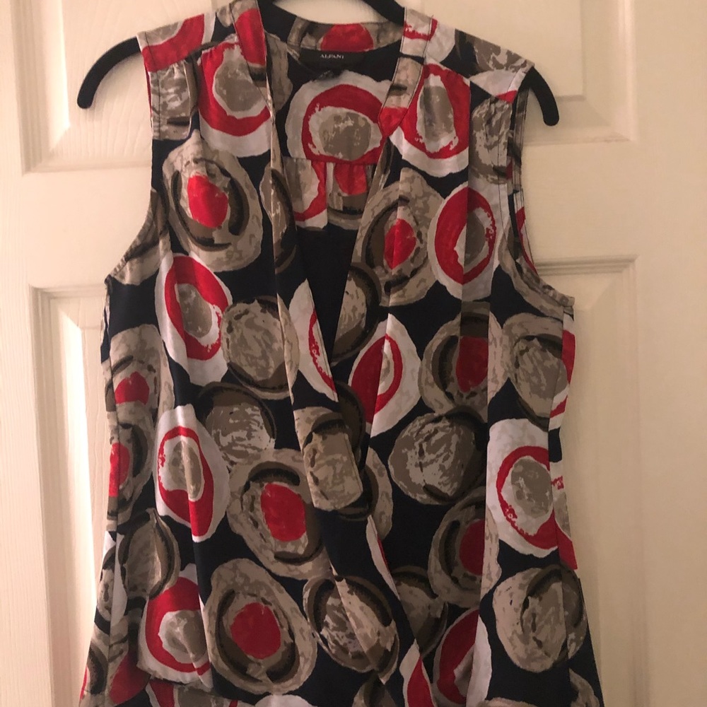 Alfani navy tan and red based blouse sz 10